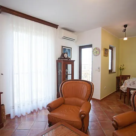 Apartment Pia